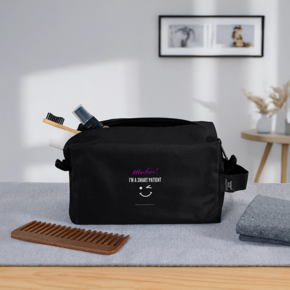 Recycelte Kulturtasche "I'm a smart patient" - Funny - Schwarz