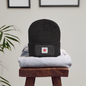 Recycelte Patch Beanie "Hebamme" - FLÜGELsichtbarmacher - Dunkelgrau